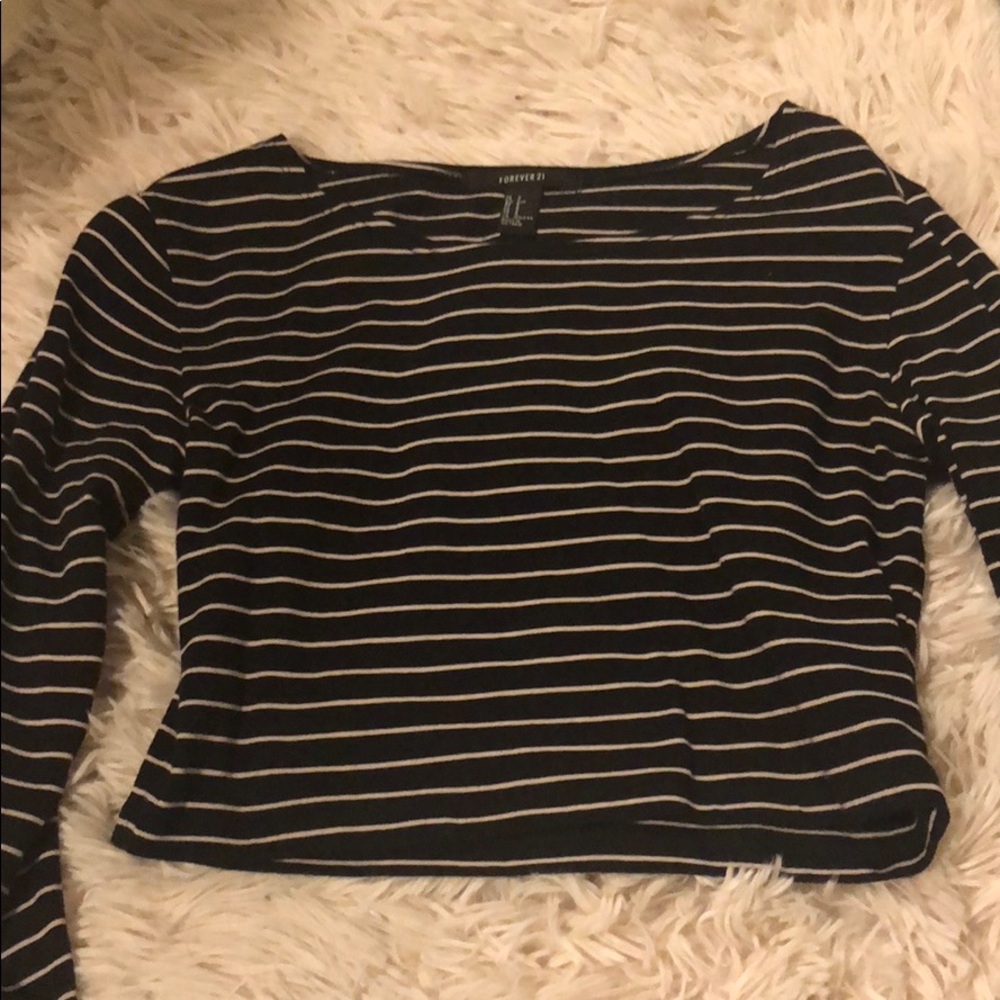 Long sleeve crop top